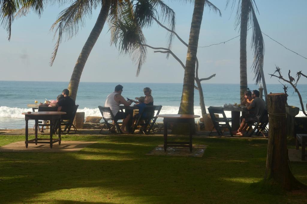 Time N Tide Beach Resort Хикадува Екстериор снимка